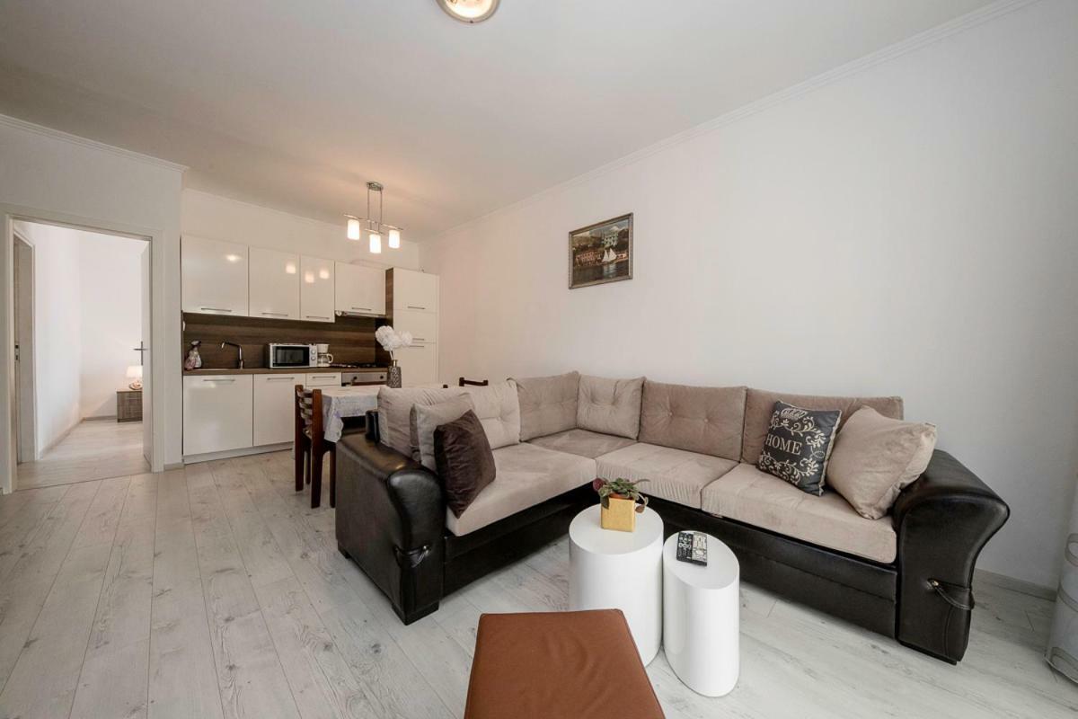 Apartman Jasmina Banjol Exterior foto