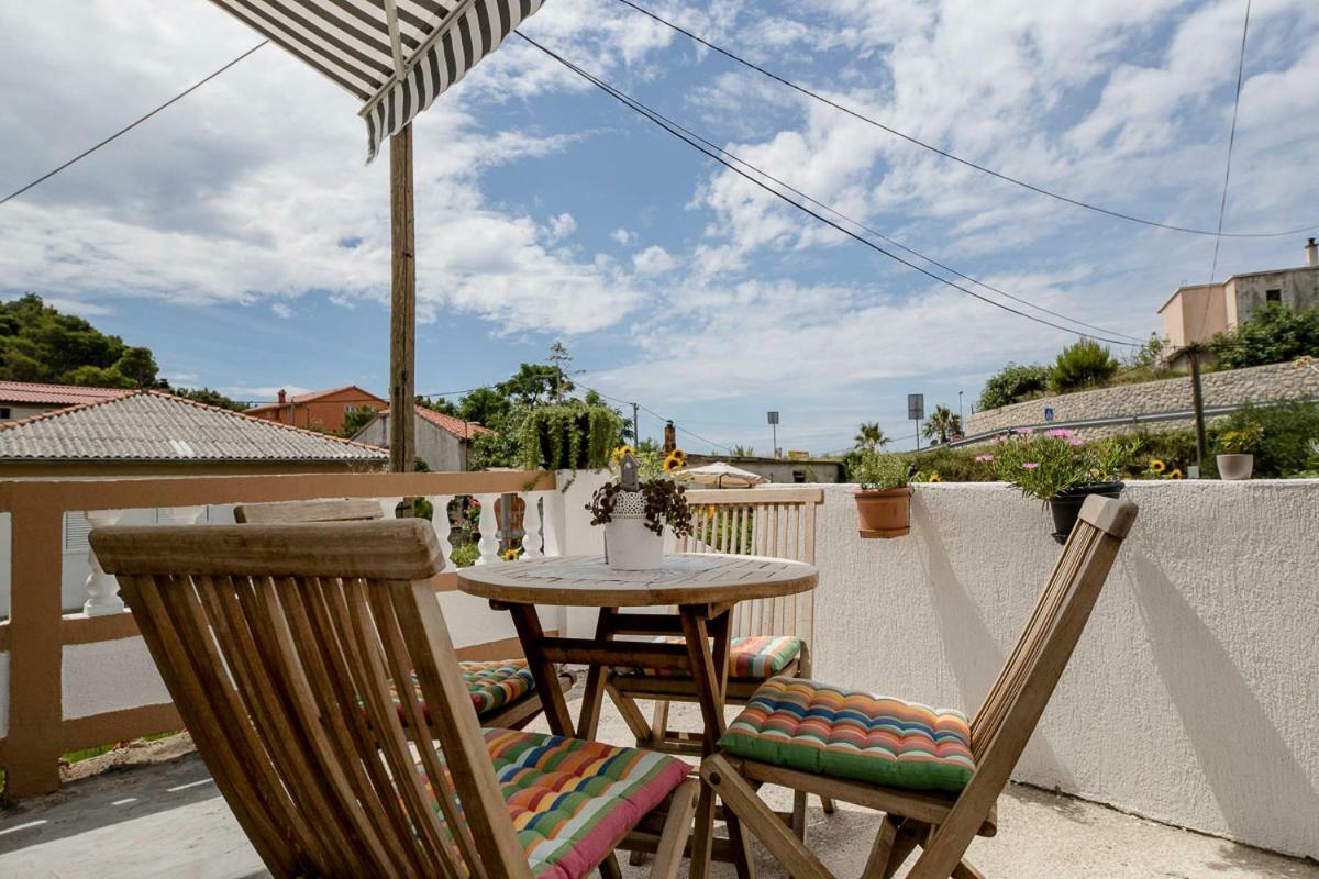 Apartman Jasmina Banjol Exterior foto