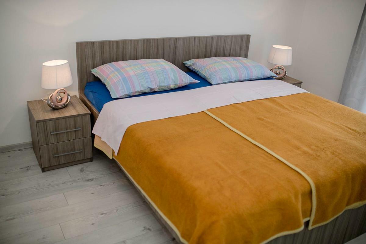 Apartman Jasmina Banjol Exterior foto